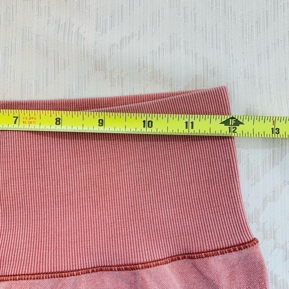 Gymshark Seamless Pink Embroidered Leggings Size Small - Picture 5 of 7